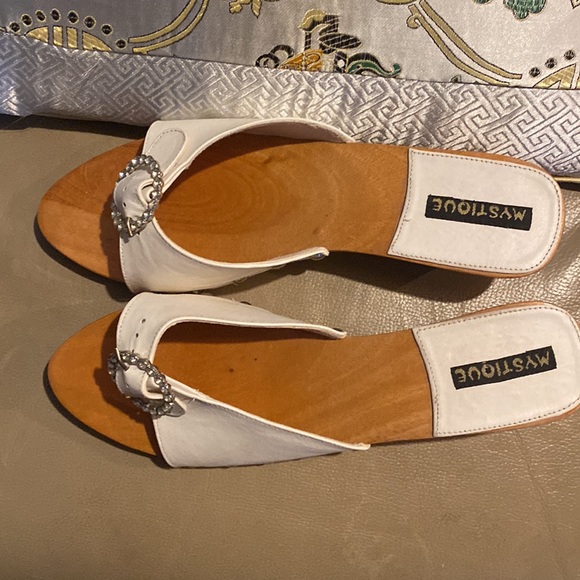 Leather buckle mystique slide in white size 8 new - Picture 4 of 10